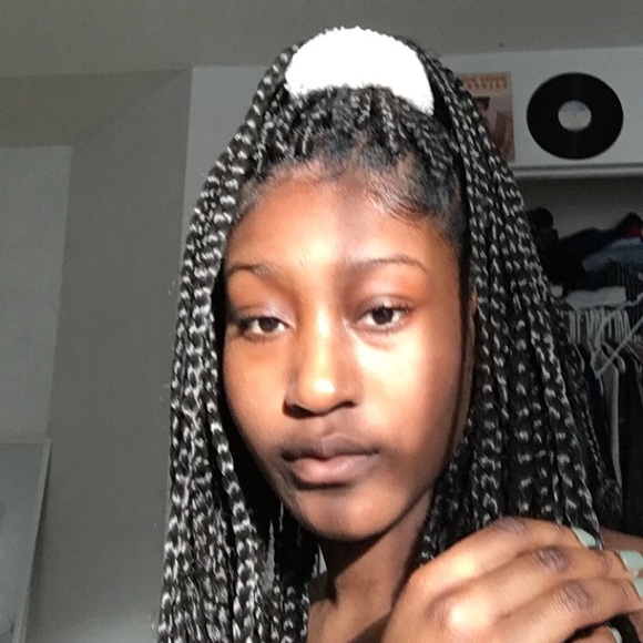 Meet your Posher, Vania - Picture 1 of 1